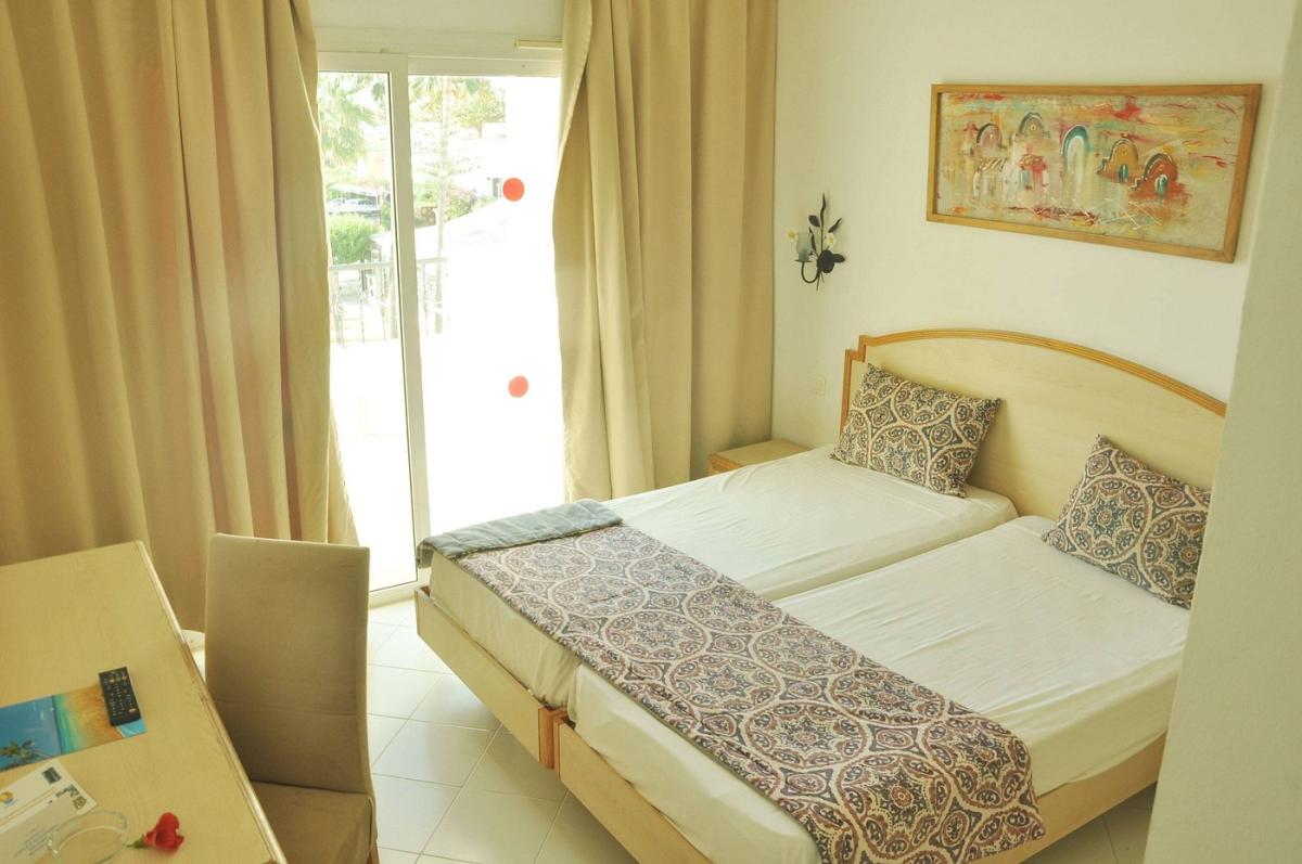 NESRINE-HAMMAMET_164.picture.12012024.1321.65a12ac5c48302.88877075