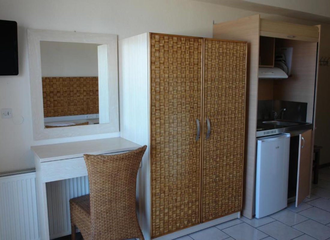 vila-lux-pantheon-_-olympic-beach-1